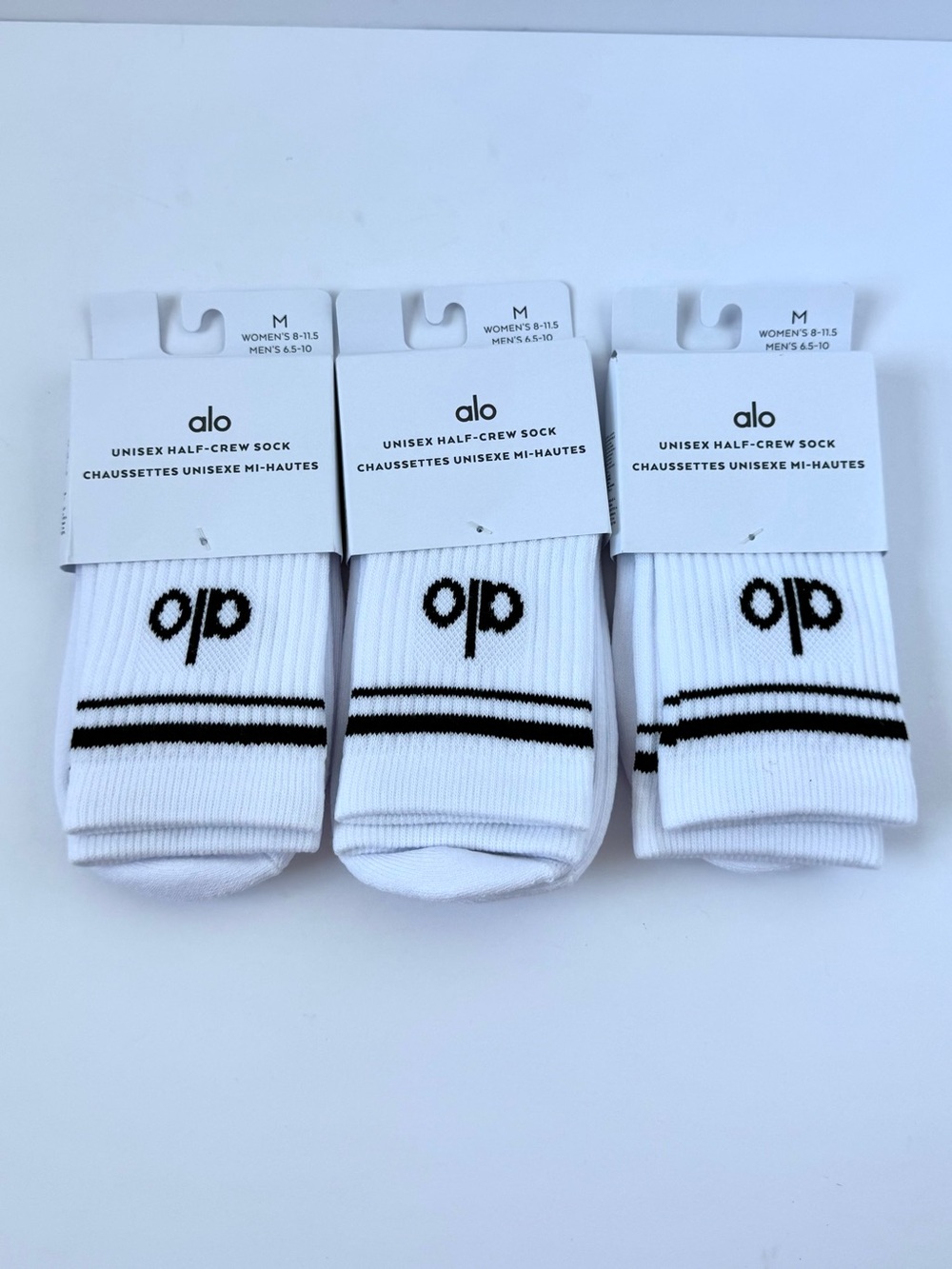 Alo Yoga Unisex Half-Crew Socks White Black NWT Size M